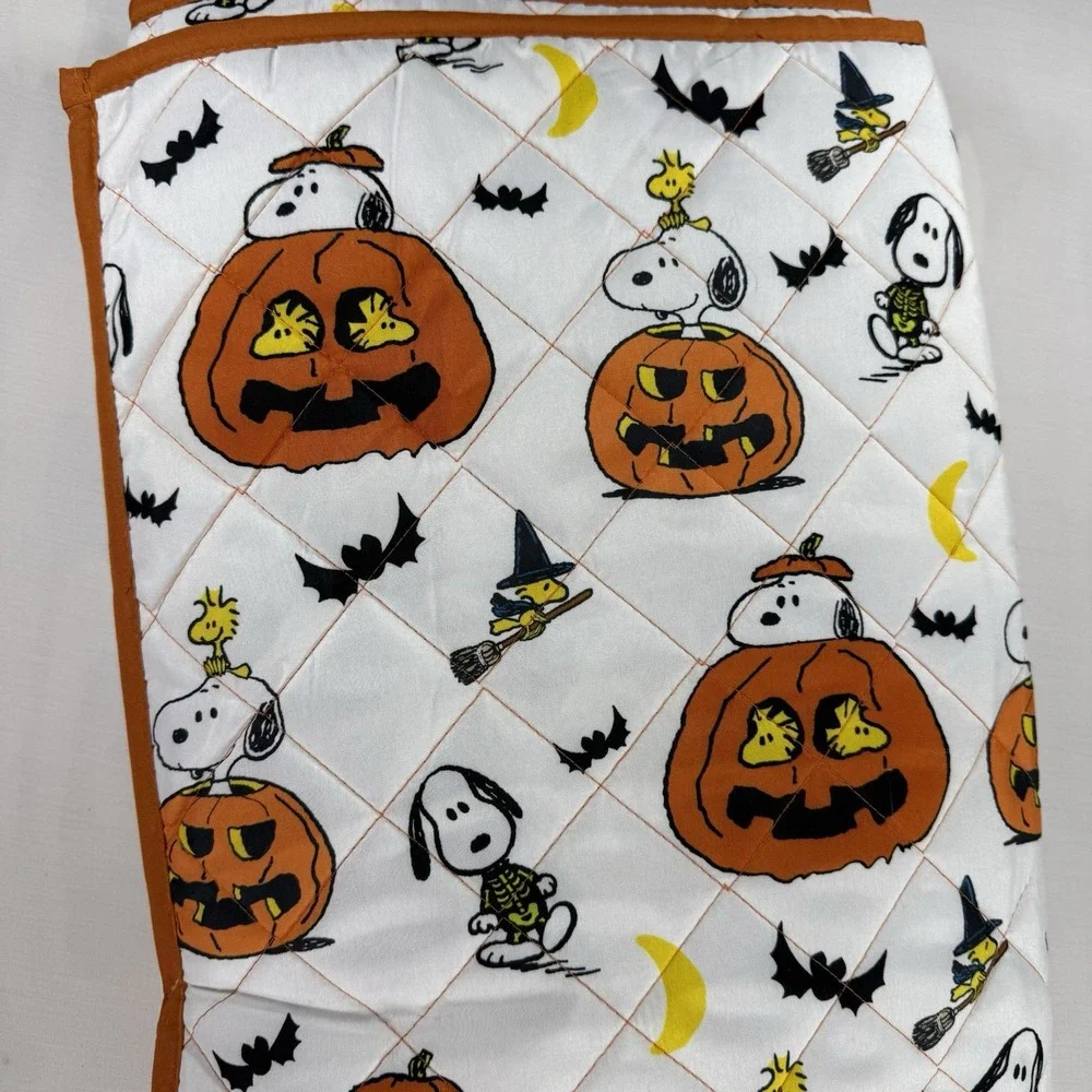 Peanuts Snoopy Woodstock Halloween QUEEN Reversible Quilt Blanket NWT 🎃🦇🕸️🌛